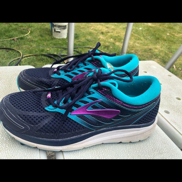 brooks purple sneakers